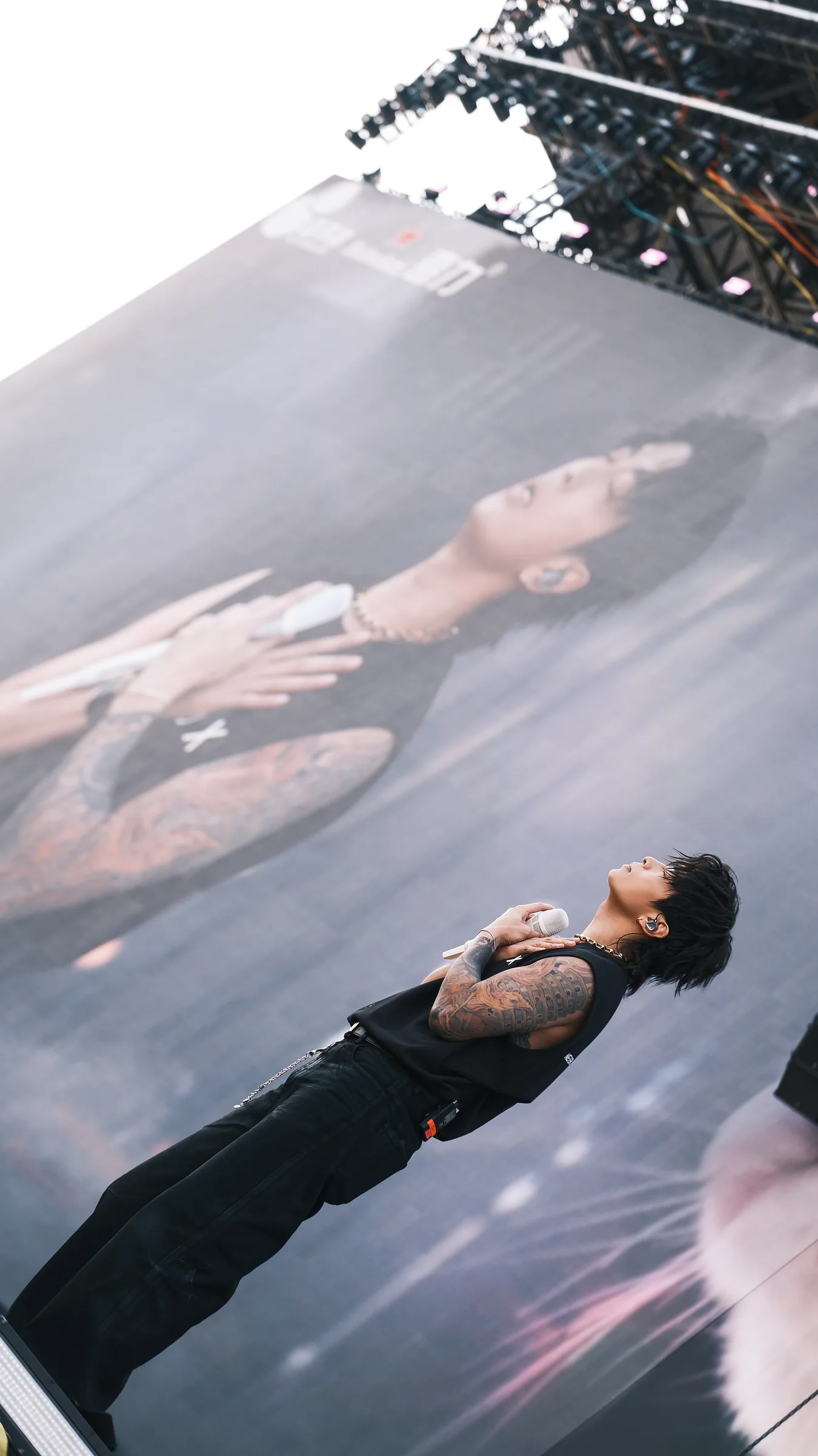 YOUNGJACK artist photograph 7 of 15